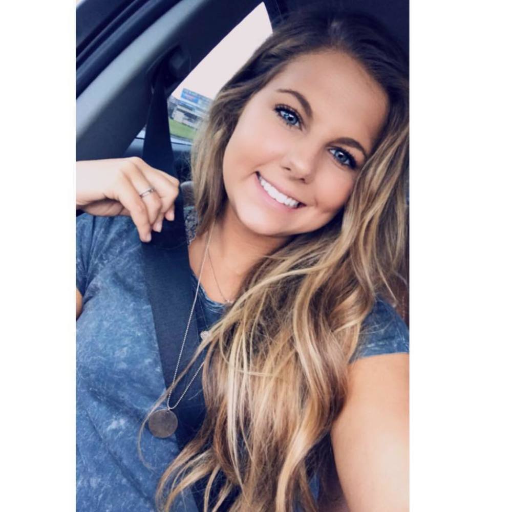 Meet your Posher, Demi